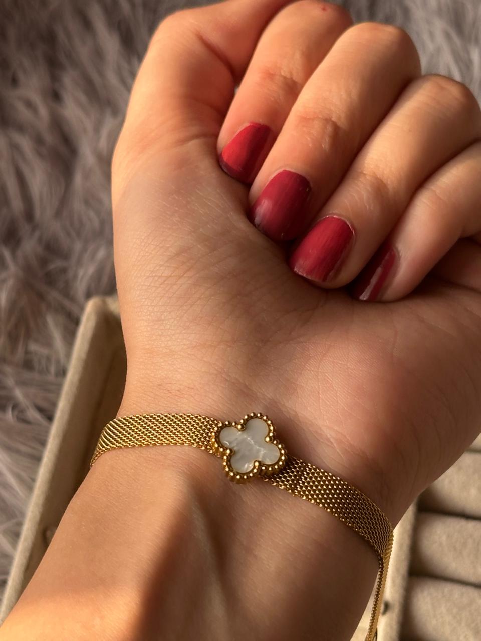 White-Golden clover bracelet
