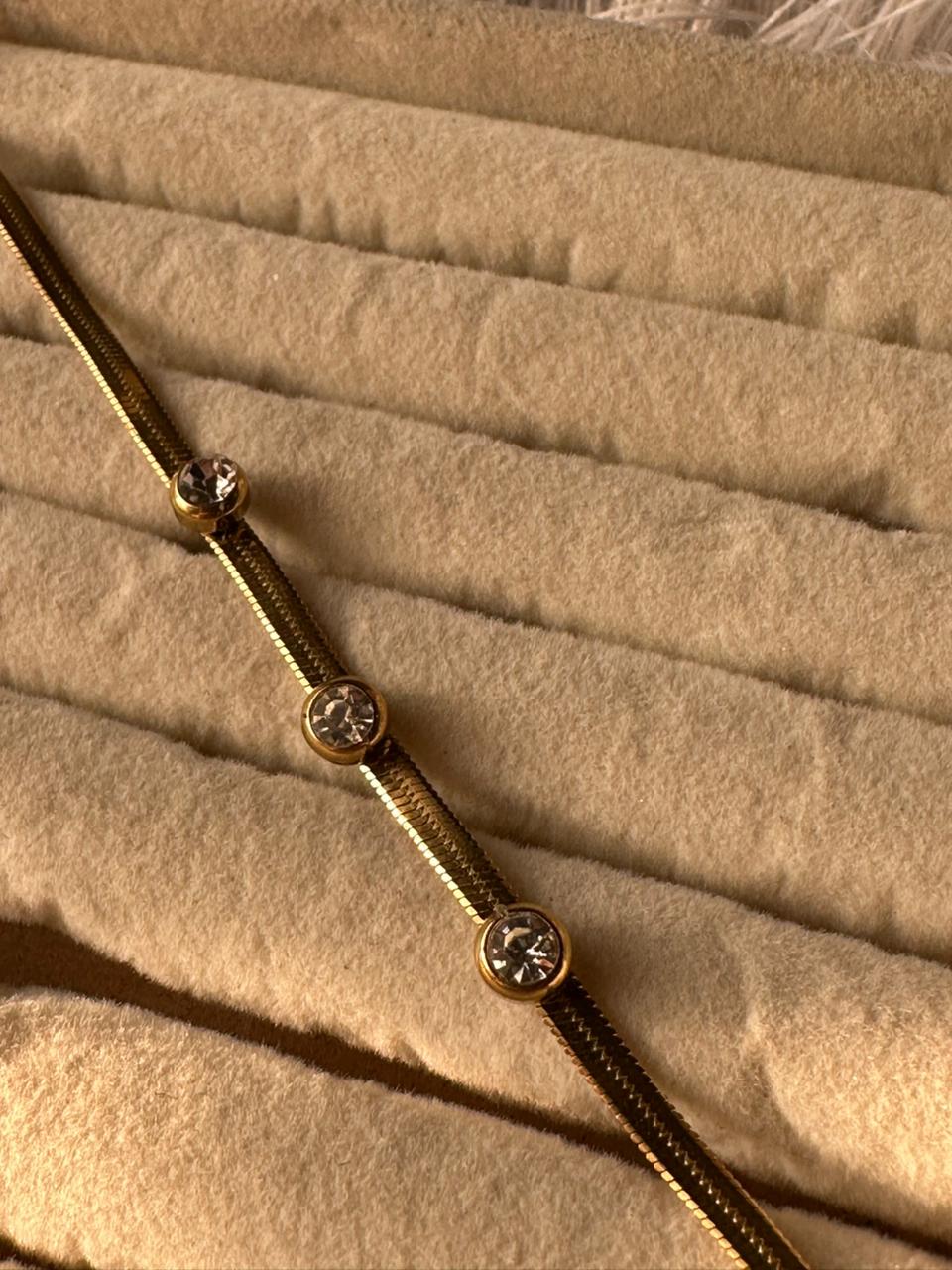 White bead stainless bracelet